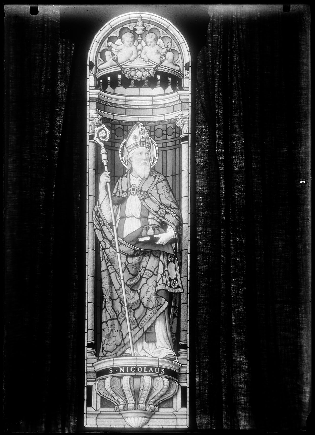 L0469 (negativo) di studio di vetrate artistiche Moretti-Caselli (fine/ inizio XX/ XXI)