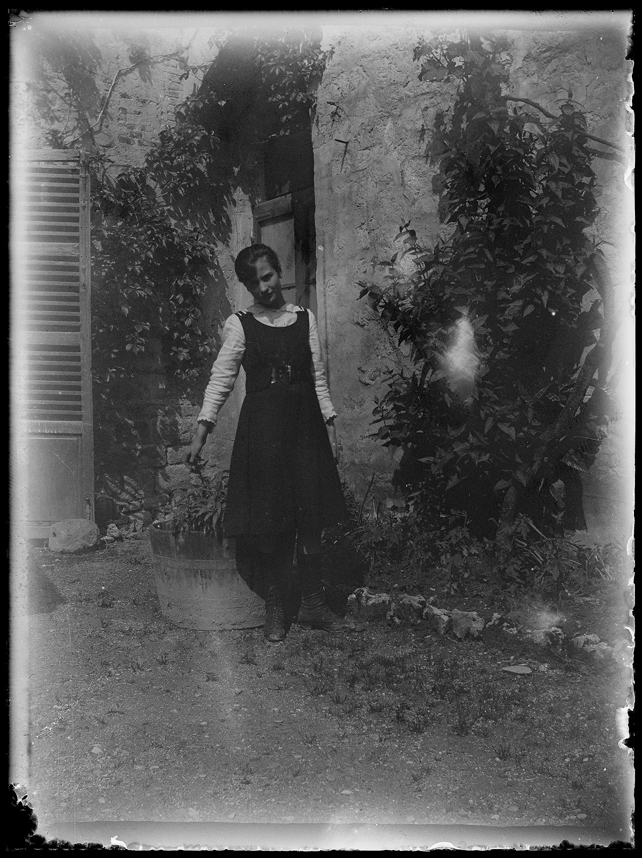 L0594 (negativo) di studio di vetrate artistiche Moretti-Caselli (fine/ inizio XX/ XXI)