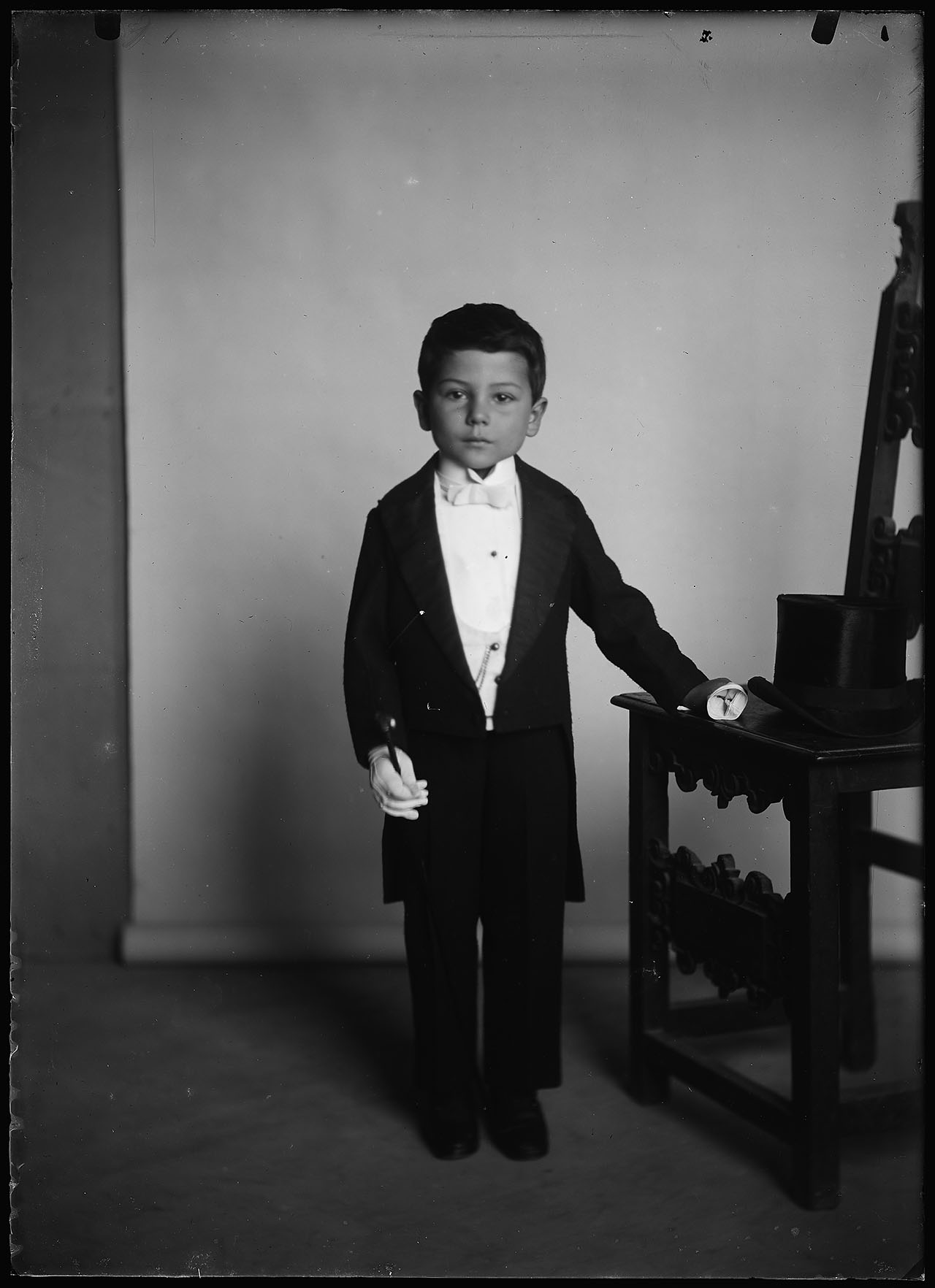 L0597 (negativo) di studio di vetrate artistiche Moretti-Caselli (fine/ inizio XX/ XXI)