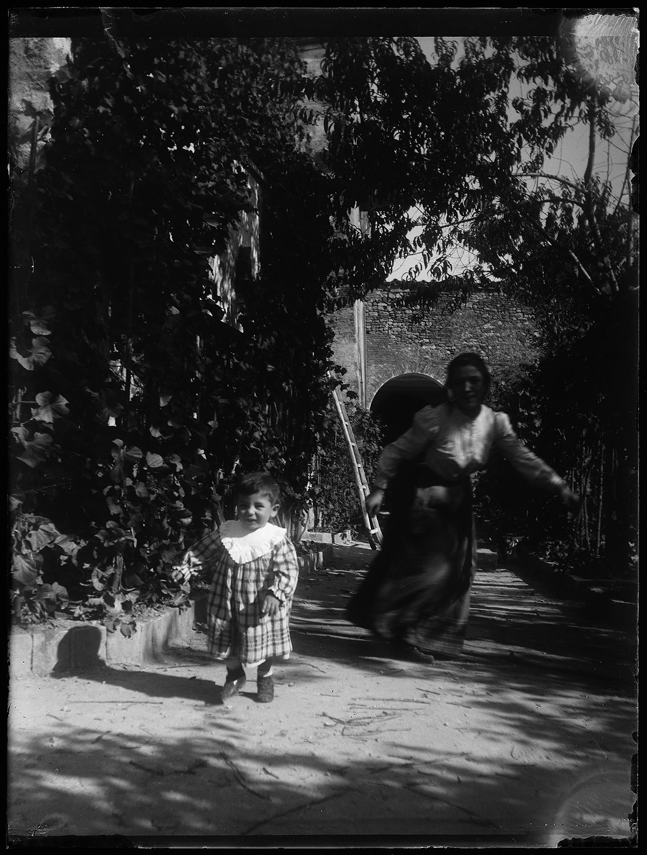 L0956 (negativo) di studio di vetrate artistiche Moretti-Caselli (fine/ inizio XX/ XXI)