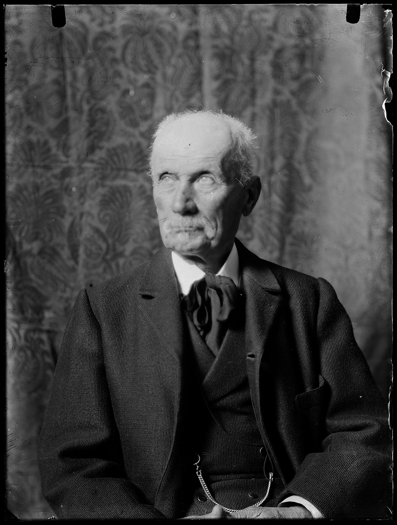 L0992 (negativo) di studio di vetrate artistiche Moretti-Caselli (fine/ inizio XX/ XXI)