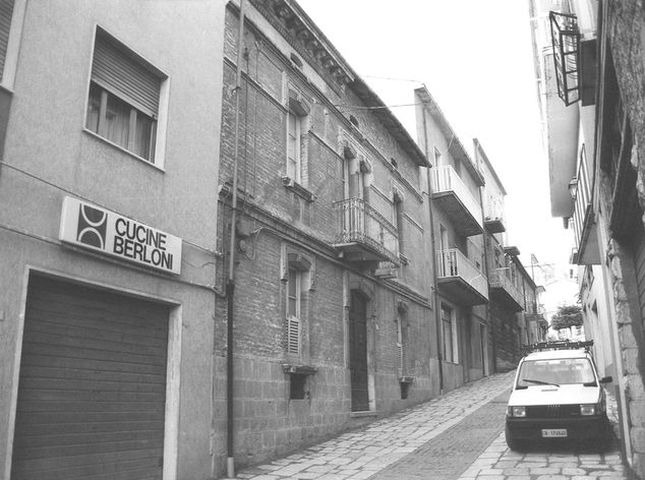 Casa De Notaris (casa, a schiera, monofamiliare) - Castelmauro (CB) 