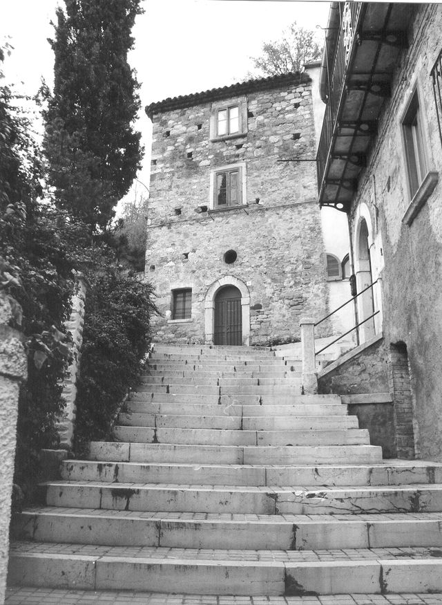 Casa Antonecchia-Ciarlariello (casa, a blocco, plurifamiliare) - Fossalto (CB) 