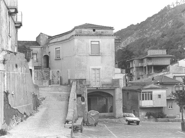 Casa Lombardi-Letizia-Chiuso (casa, a blocco, plurifamiliare) - Sesto Campano (IS) 