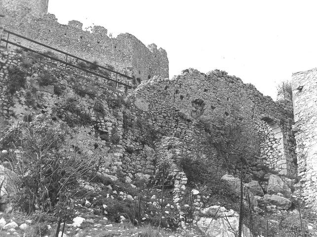 Cinta muraria angioina di Roccapipirozzi (cinta muraria) - Sesto Campano (IS) 