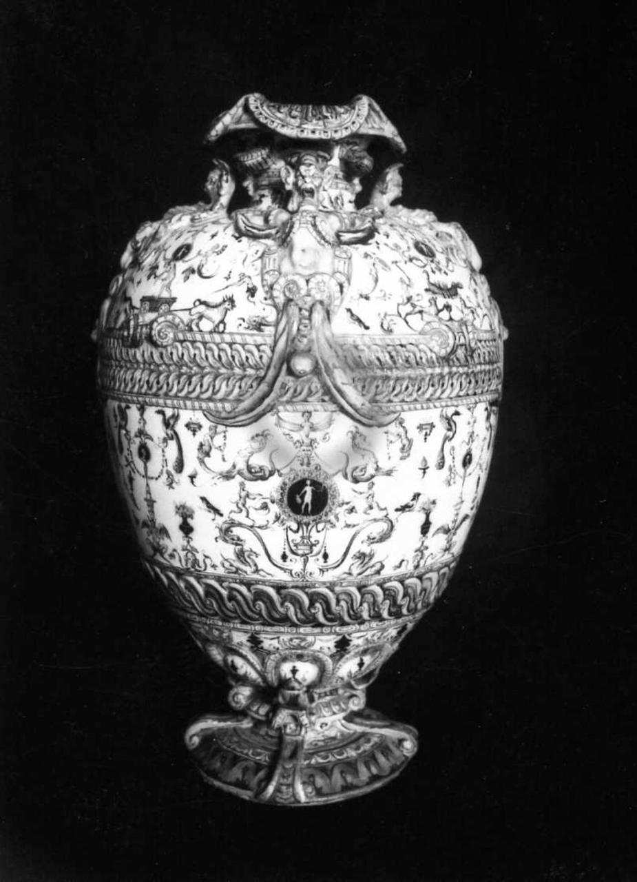 vaso da pompa, coppia di Fontana Orazio (bottega) - manifattura urbinate (terzo quarto sec. XVI)