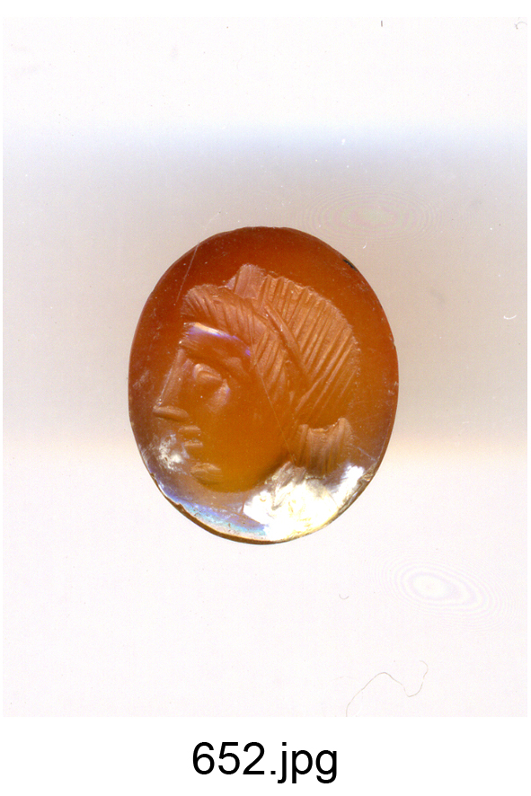 maschera di Menade (gemma) - produzione romana (secc. II/ III)