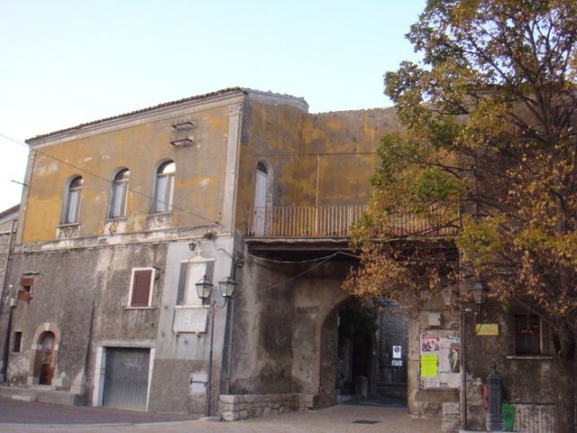 Palazzo Caracciolo (palazzo, ducale, plurifamiliare) - Sant'Agapito (IS) 