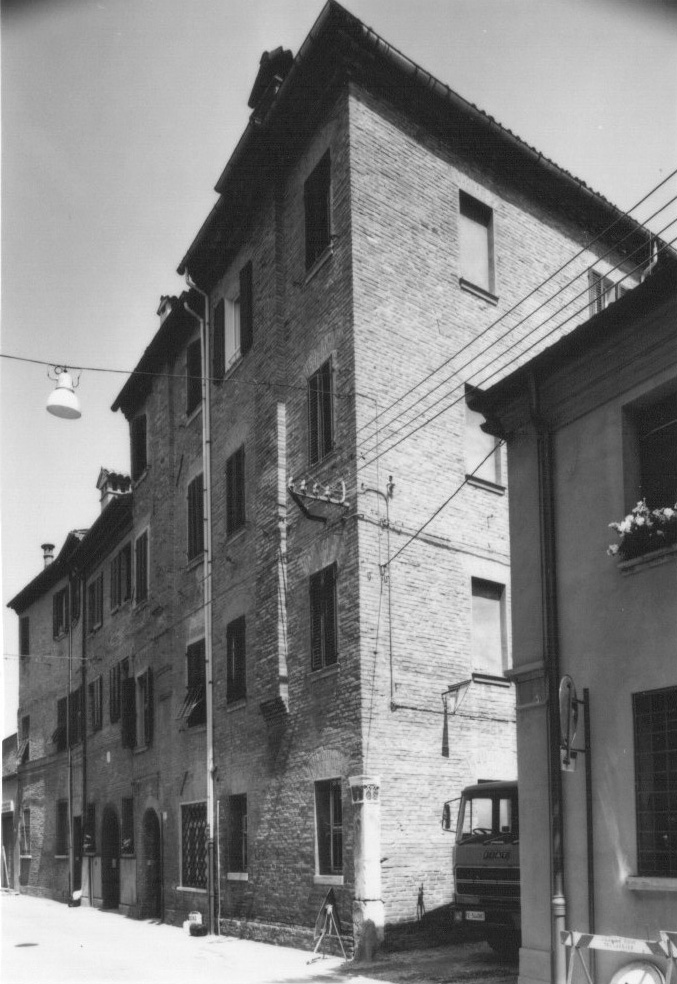 casa, privata - Ferrara (FE)  (XV)
