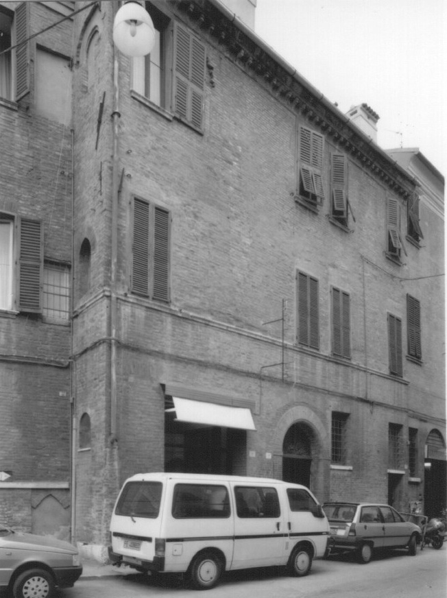 Casa Luzzati-Carlini (casa, privata) - Ferrara (FE)  (XIV)
