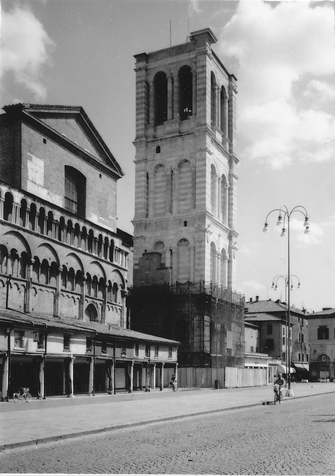 Campanile della Cattedrale (campanile) - Ferrara (FE)  (XV, primo quarto)