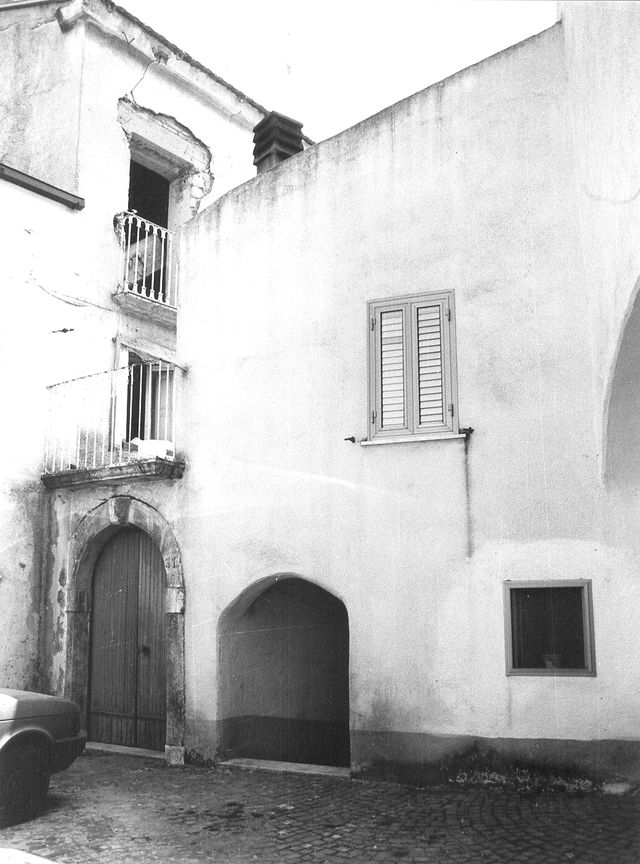 Casa Papa-Bucci (casa, a blocco, bifamiliare) - Conca Casale (IS) 
