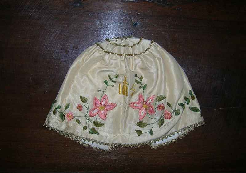 soggetto non presente (conopeo di pisside) - manifattura italiana (prima metà sec. XX)