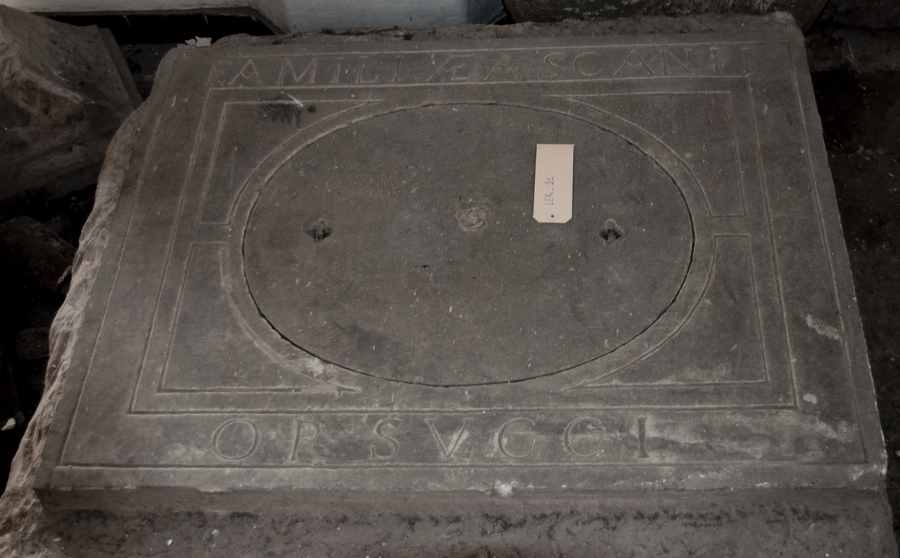 lapide tombale - ambito toscano (seconda meta' sec. XVII)