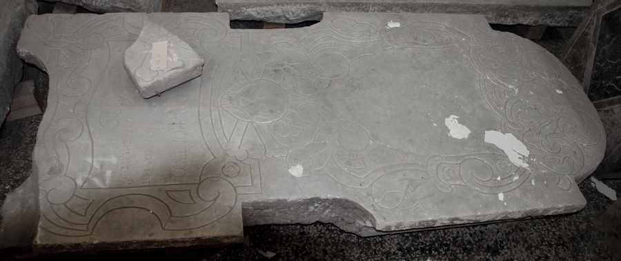 lapide tombale - ambito toscano (sec. XVII)