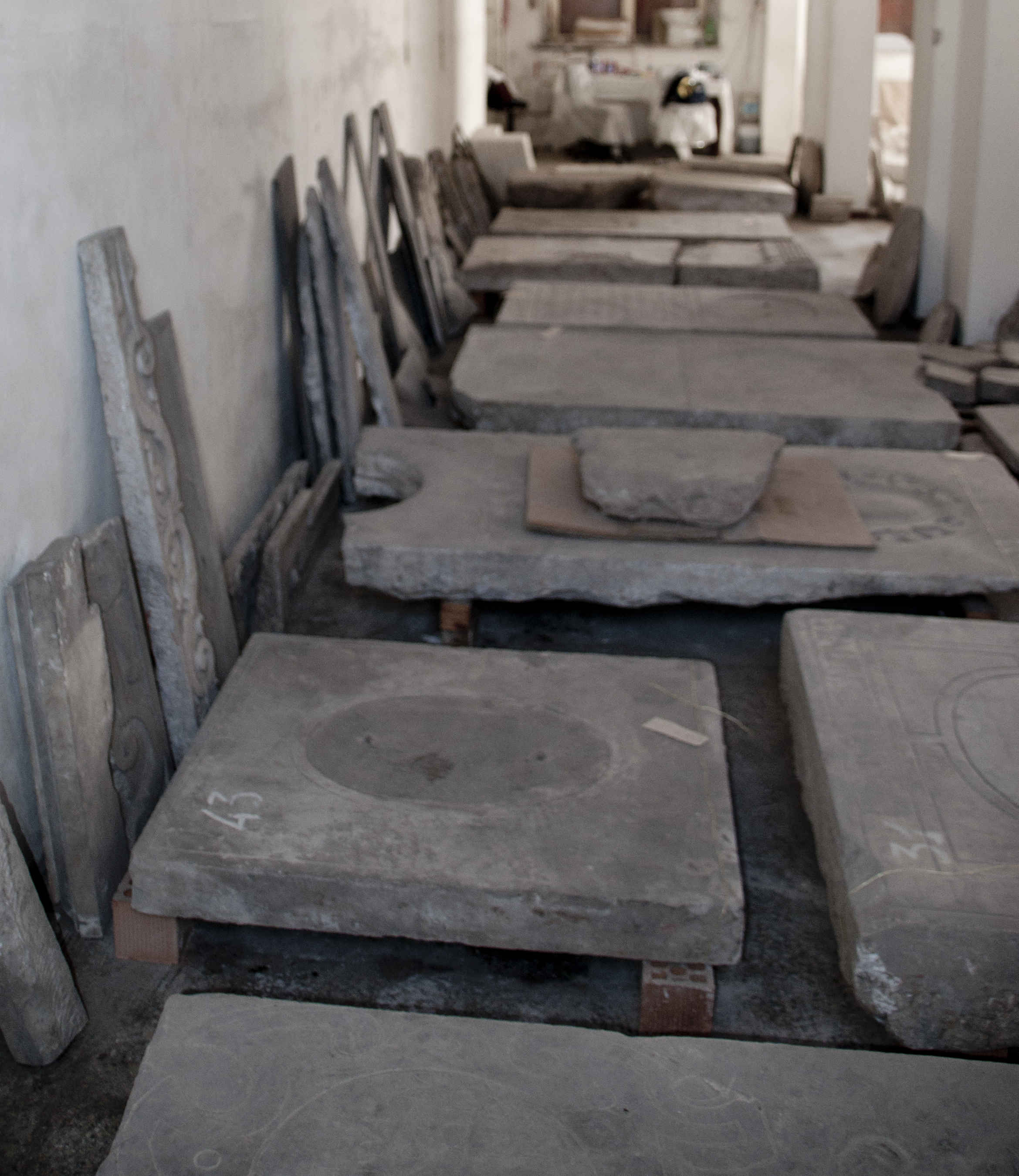 lapide tombale - ambito toscano (sec. XVII)