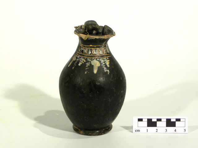 oinochoe - Produzione apula (terzo quarto sec. IV a.C)