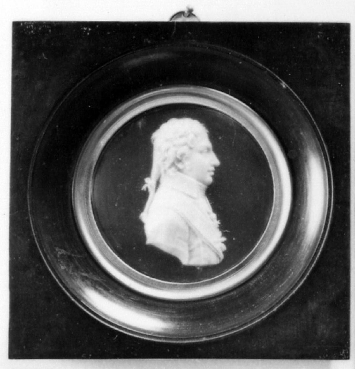 Ritratto d'uomo, ritratto d'uomo (rilievo) di Santarelli Giovanni Antonio (sec. XIX)