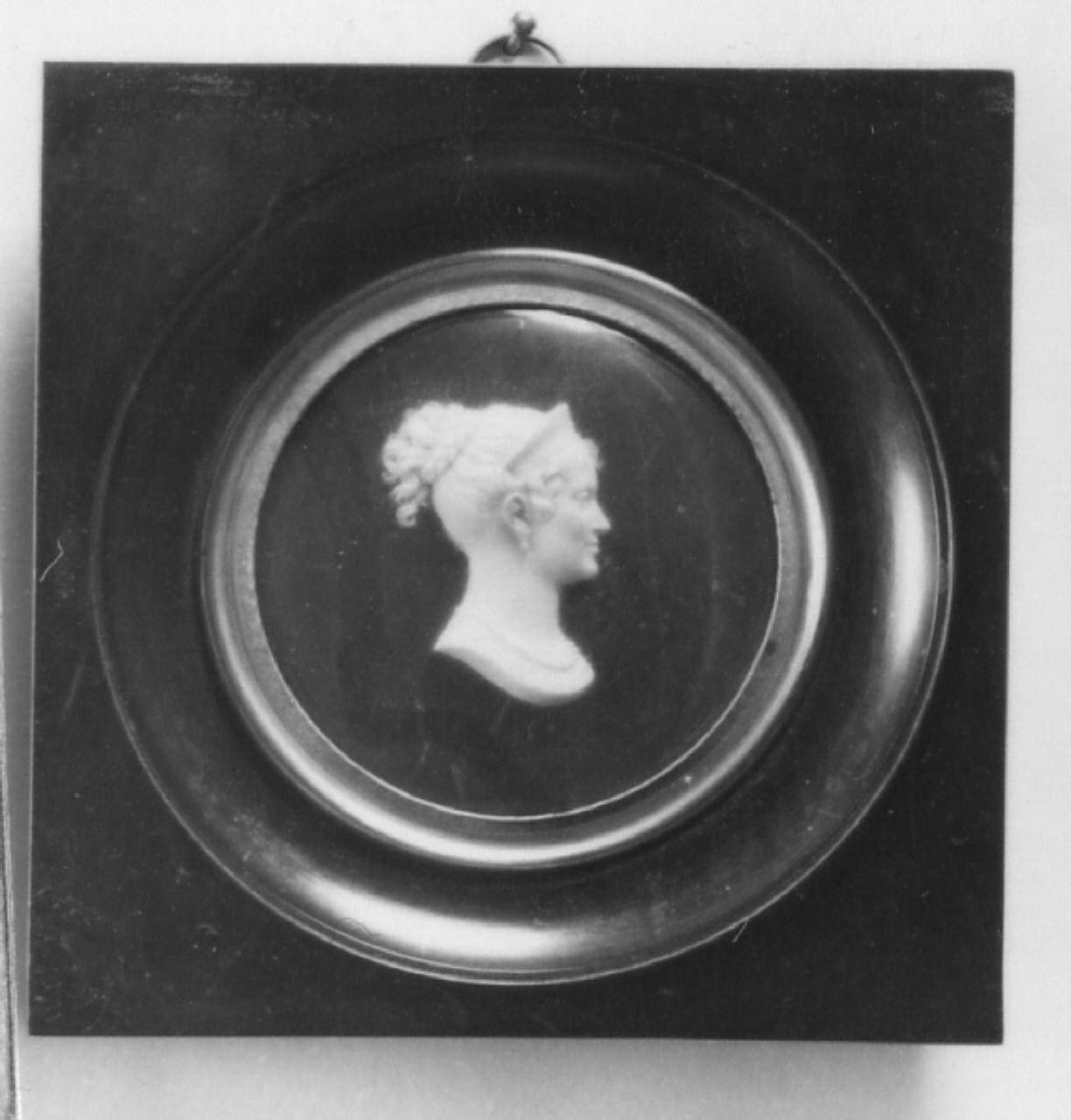 Maria Luigia d'Austria, ritratto di donna (rilievo) di Santarelli Giovanni Antonio (sec. XIX)