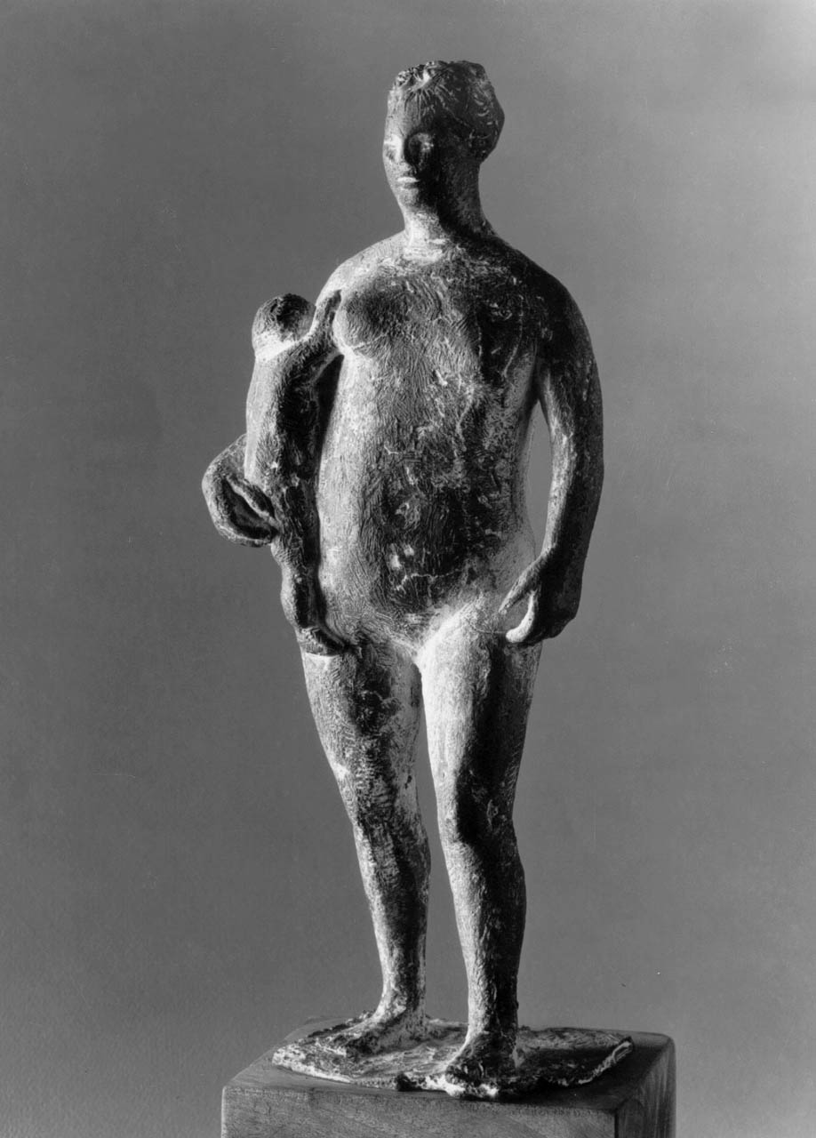 Maternità, figura femminile con bambino (scultura, opera isolata) di Ciardi Duprè Amalia (sec. XX)
