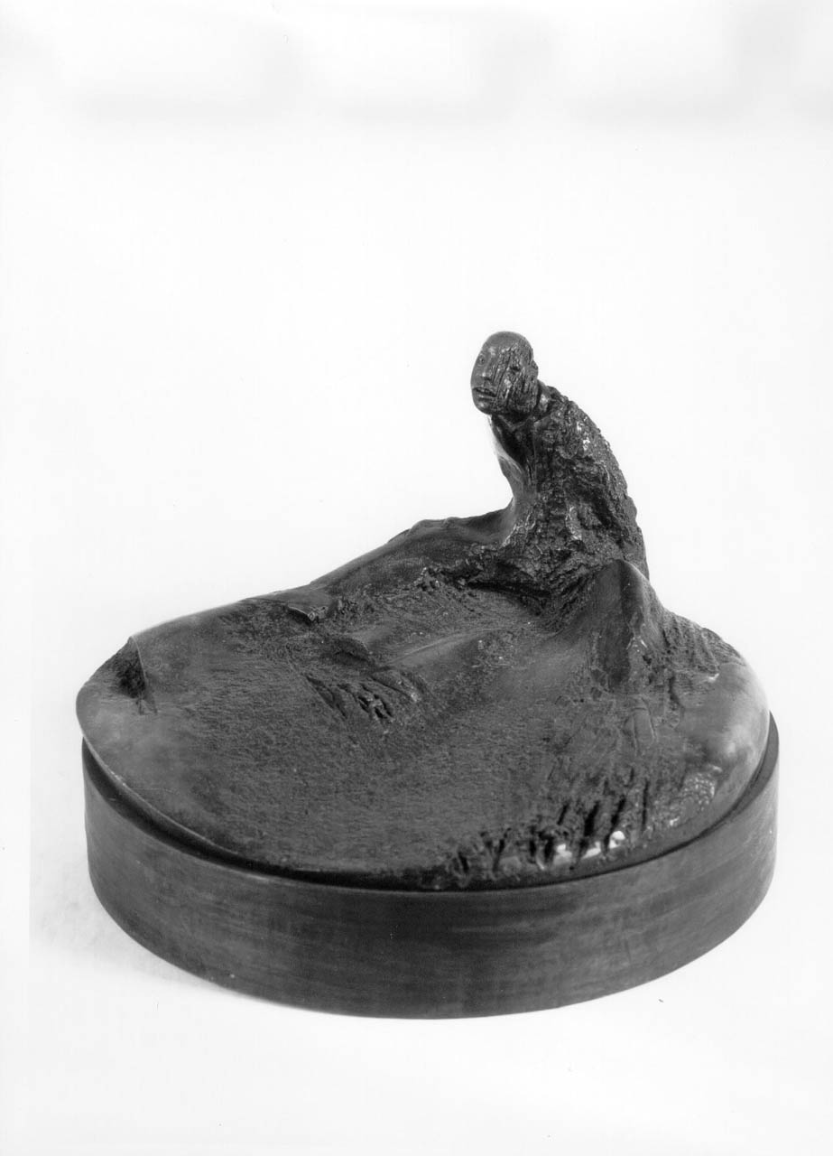 Figure sul piano, figura maschile seduta (scultura, opera isolata) di Vangi Giuliano (sec. XX)