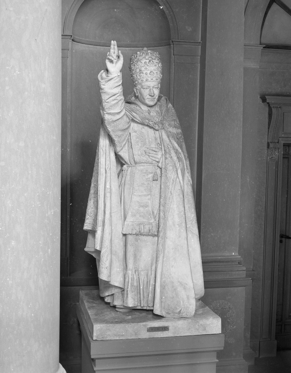Pio IX (statua) di Duprè Giovanni (sec. XIX)