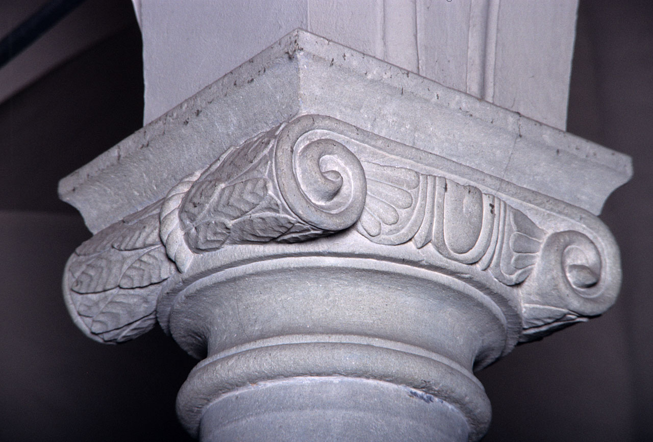 capitello ionico, serie di Michelozzi Michelozzo (prima meta' sec. XV)