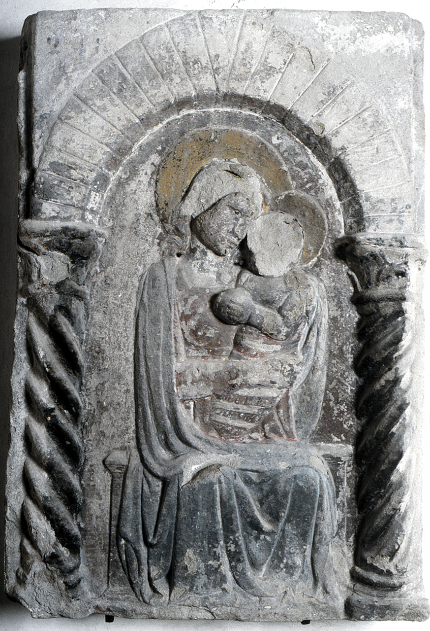 Madonna con Bambino (rilievo) - ambito fiorentino (inizio/ metà sec. XIV)