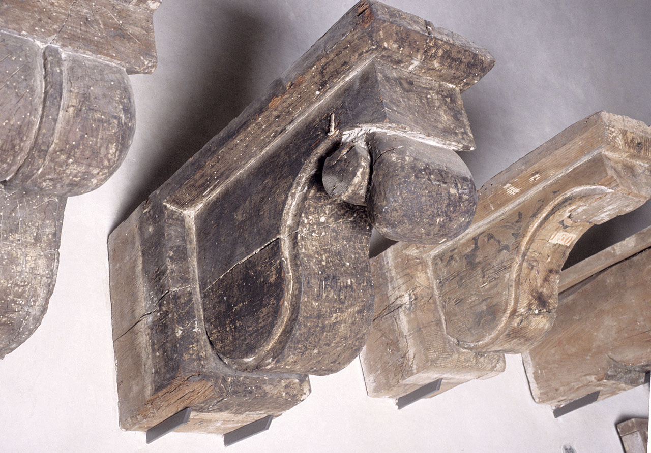 mensola architettonica - bottega fiorentina (fine/ inizio secc. XIV/ XV)