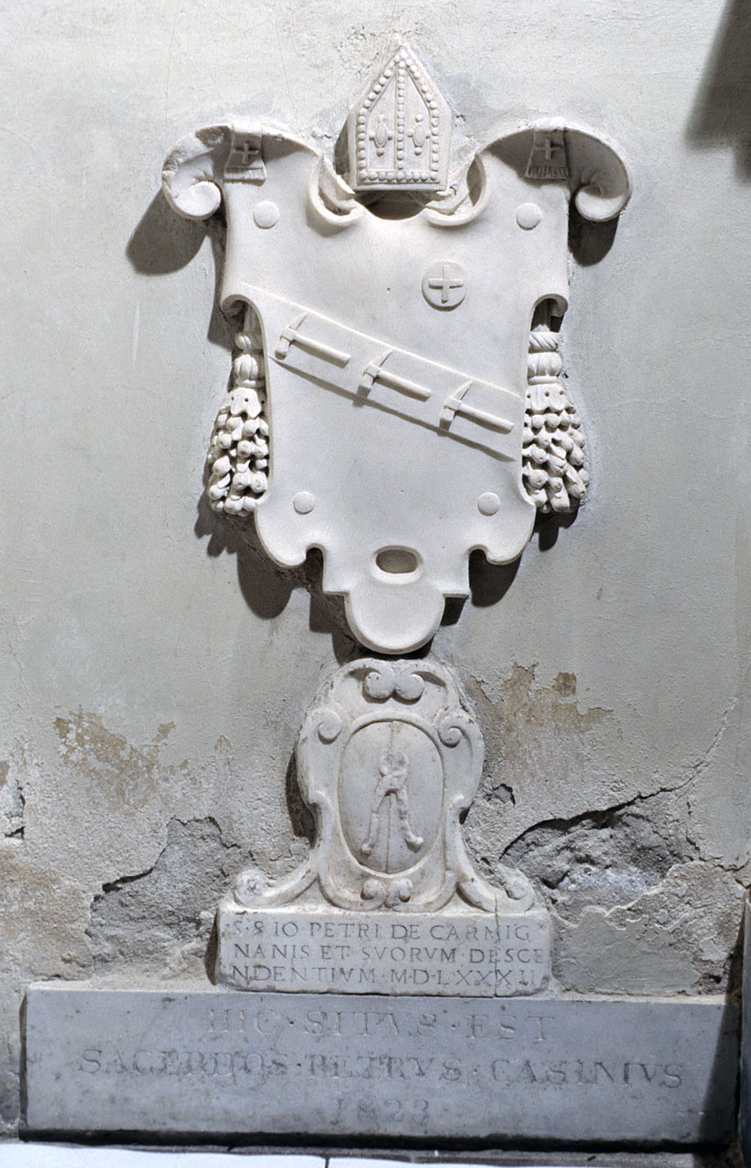 stemma gentilizio della famiglia Carmignani (?) (rilievo) - bottega fiorentina (sec. XVI)