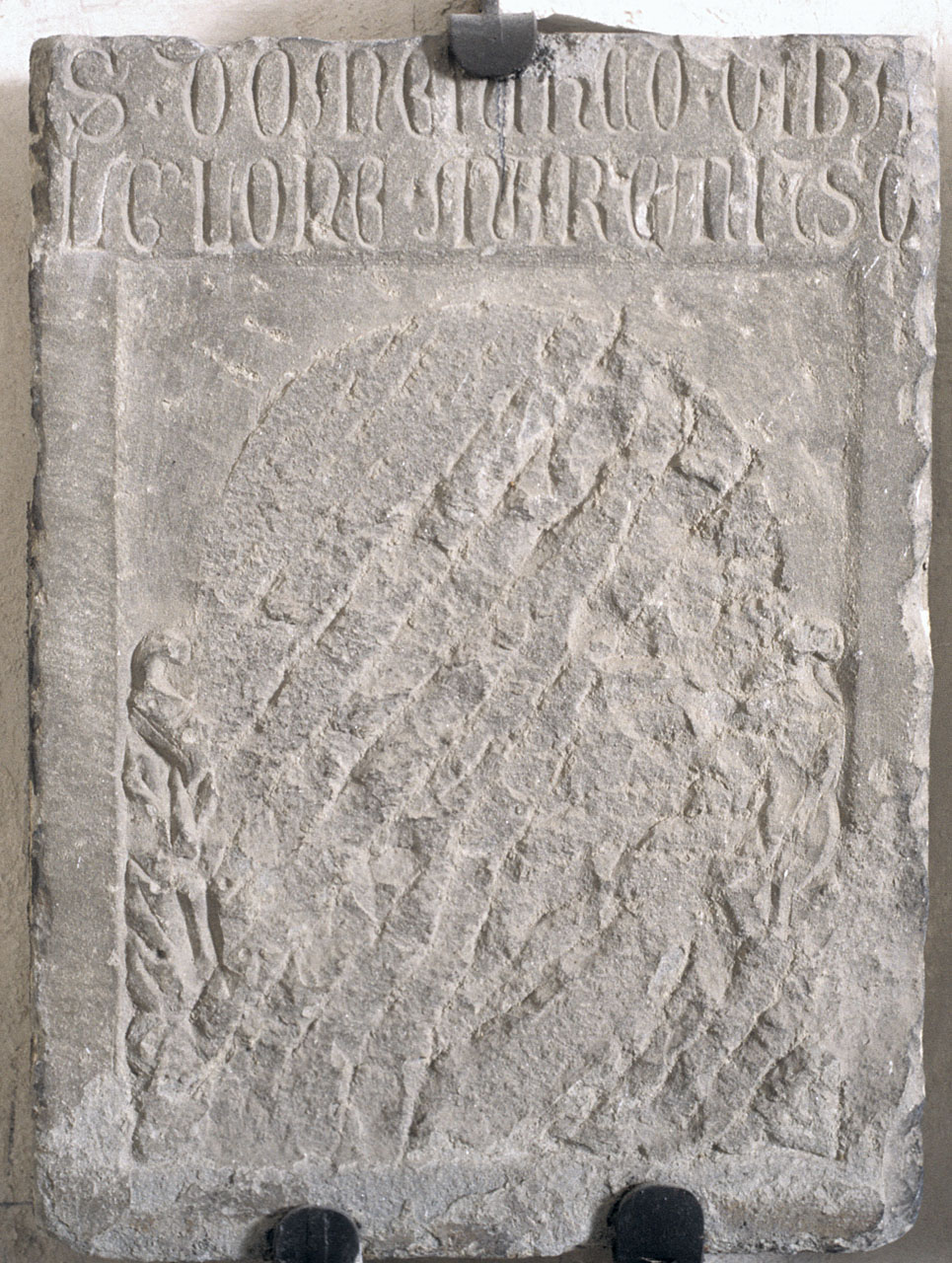 stemma gentilizio della famiglia Marotti (lapide tombale) - bottega fiorentina (sec. XIV)