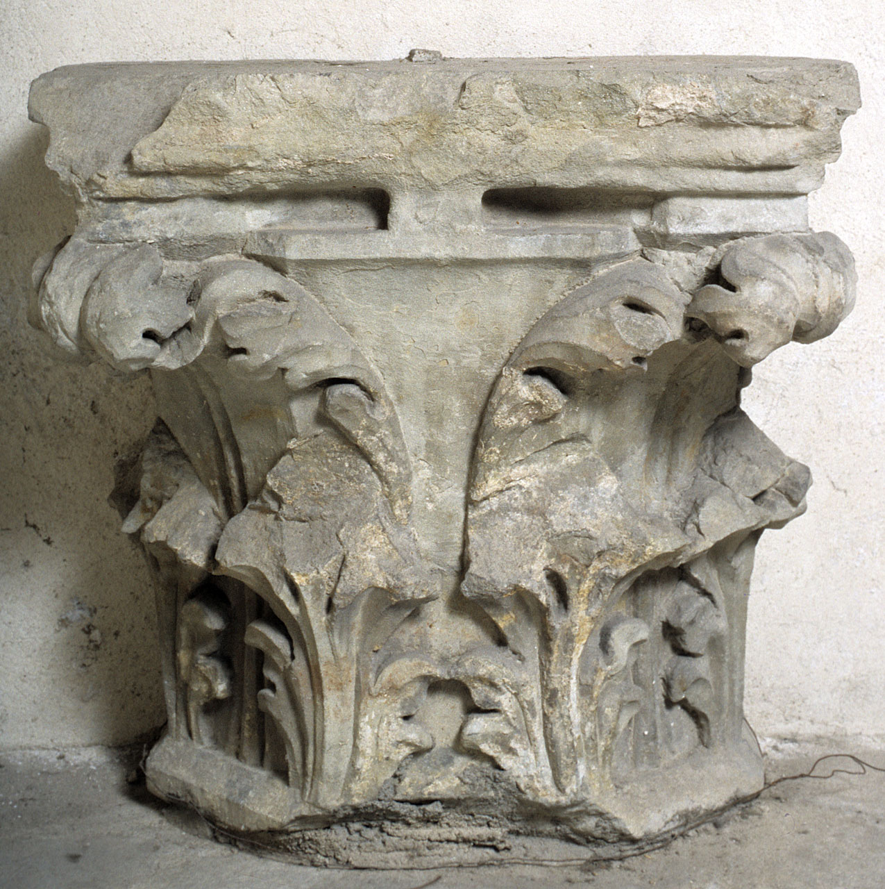 semicapitello - bottega fiorentina (sec. XIV)