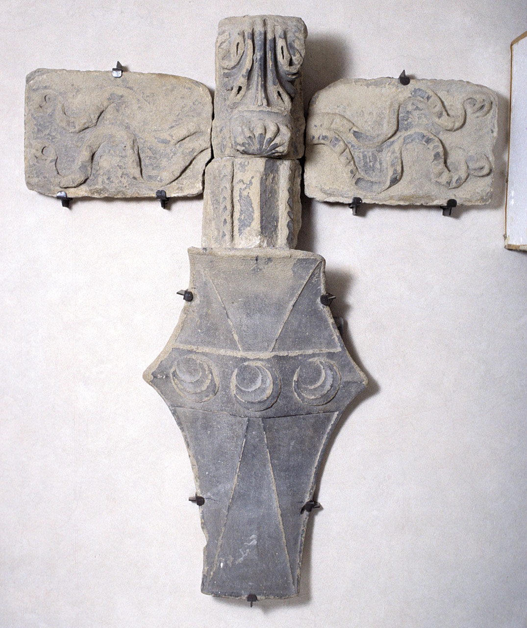stemma gentilizio della famiglia Strozzi (rilievo) - bottega fiorentina (terzo quarto sec. XV)