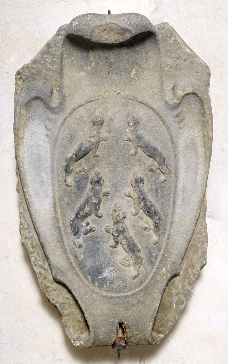 stemma gentilizio della famiglia Vecchietti (rilievo) - bottega fiorentina (seconda metà sec. XVI)