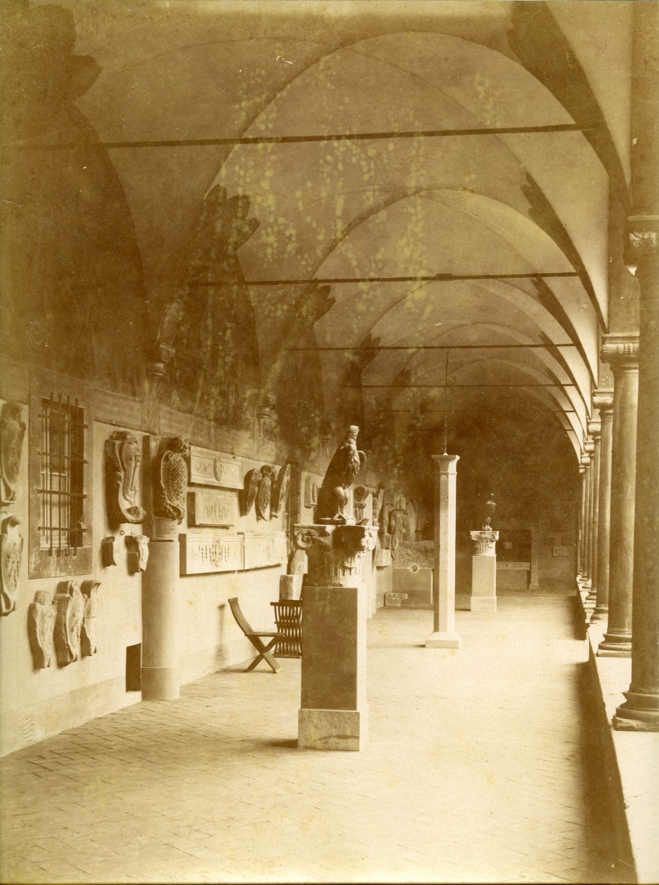 Firenze- S.Marco- Chiostro- Portico (positivo) di Gabinetto fotografico del Polo Museale Fiorentino (inizio XX)