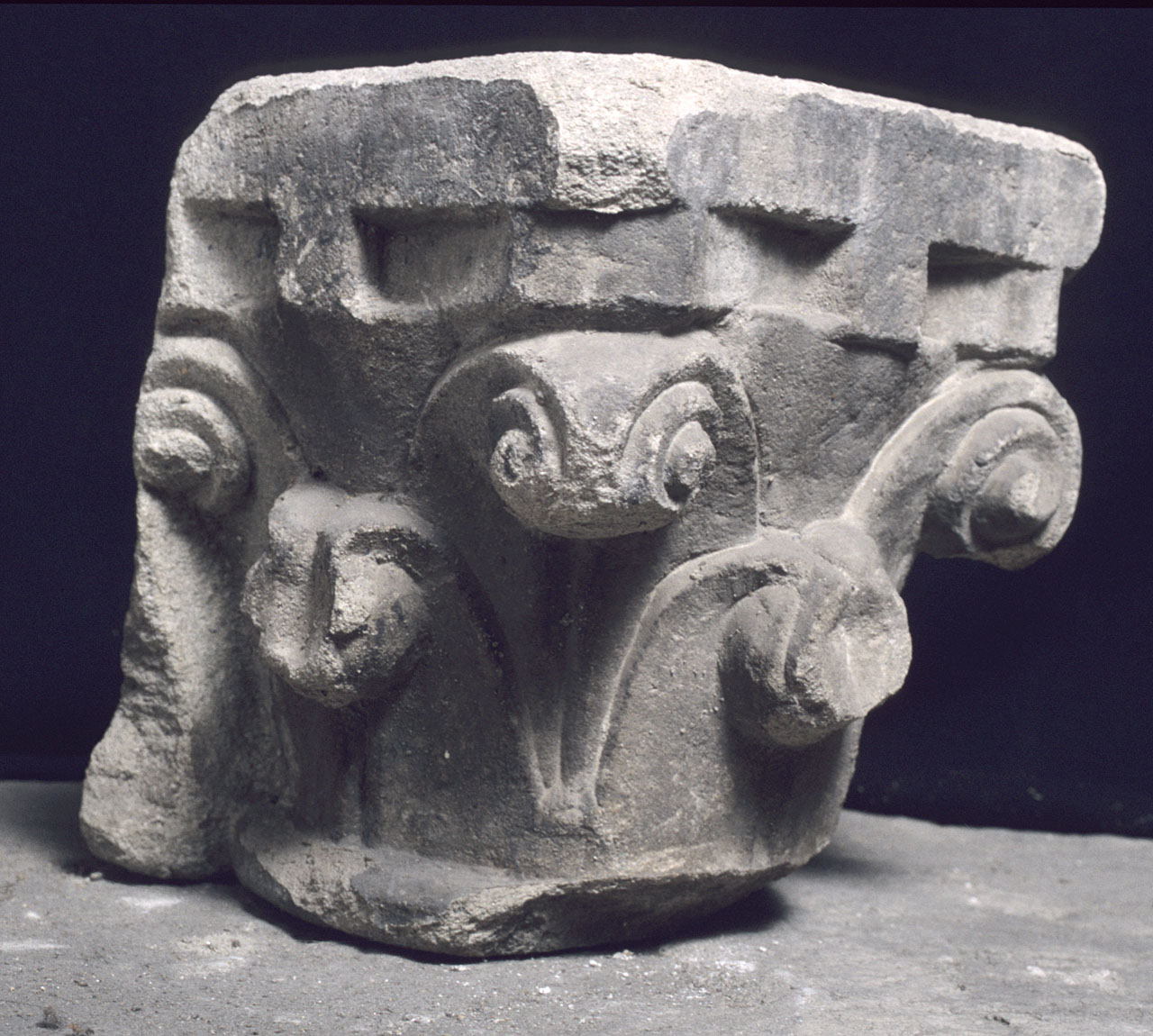 semicapitello - bottega fiorentina (secc. XIII/ XIV)