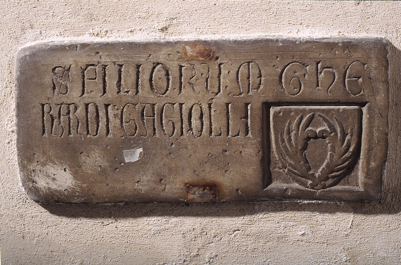 stemma gentilizio della famiglia Gagiolli (rilievo) - bottega fiorentina (sec. XIV)