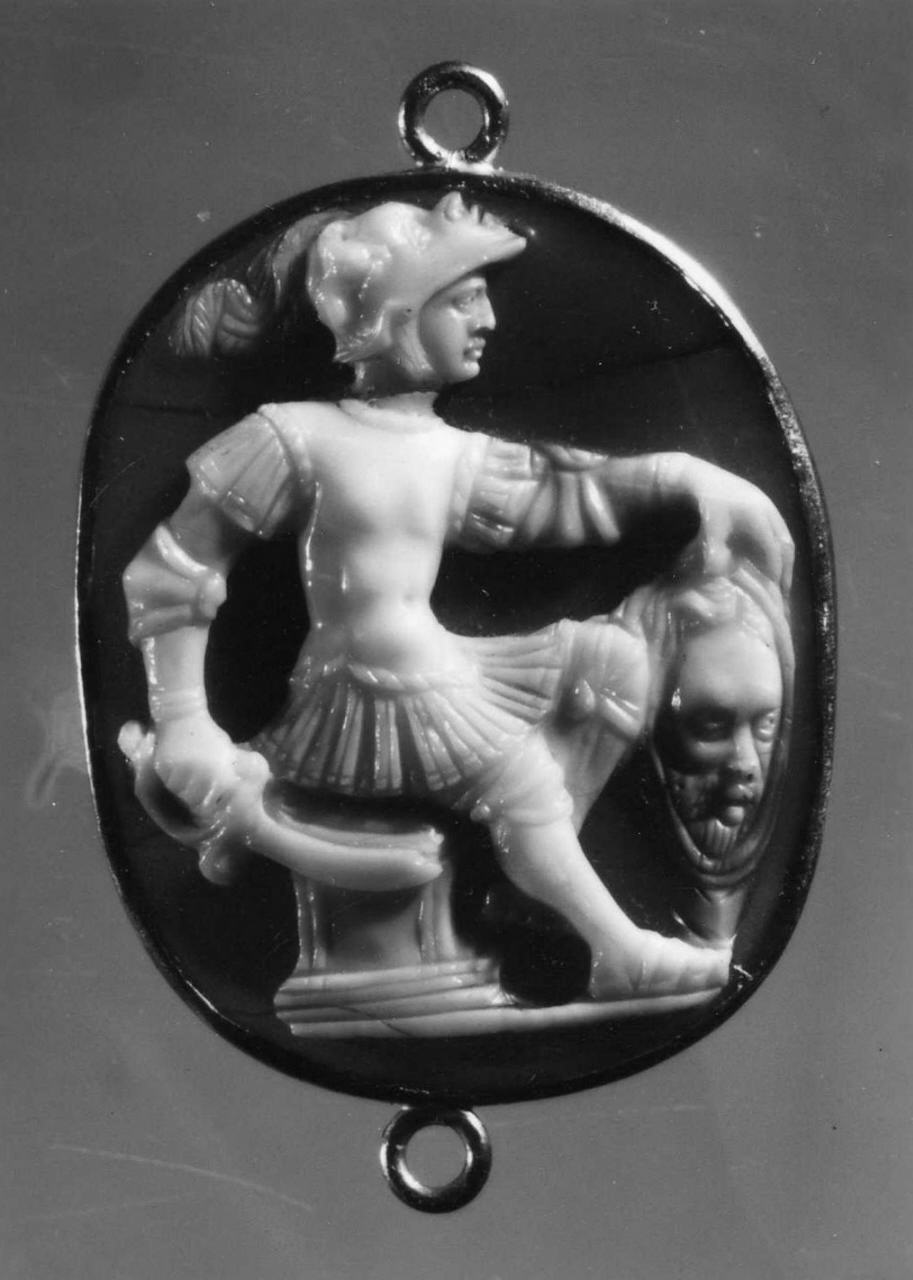 busto di Carlo V (cammeo) di Rossi Giovanni Antonio de' (bottega) (metà sec. XVI)
