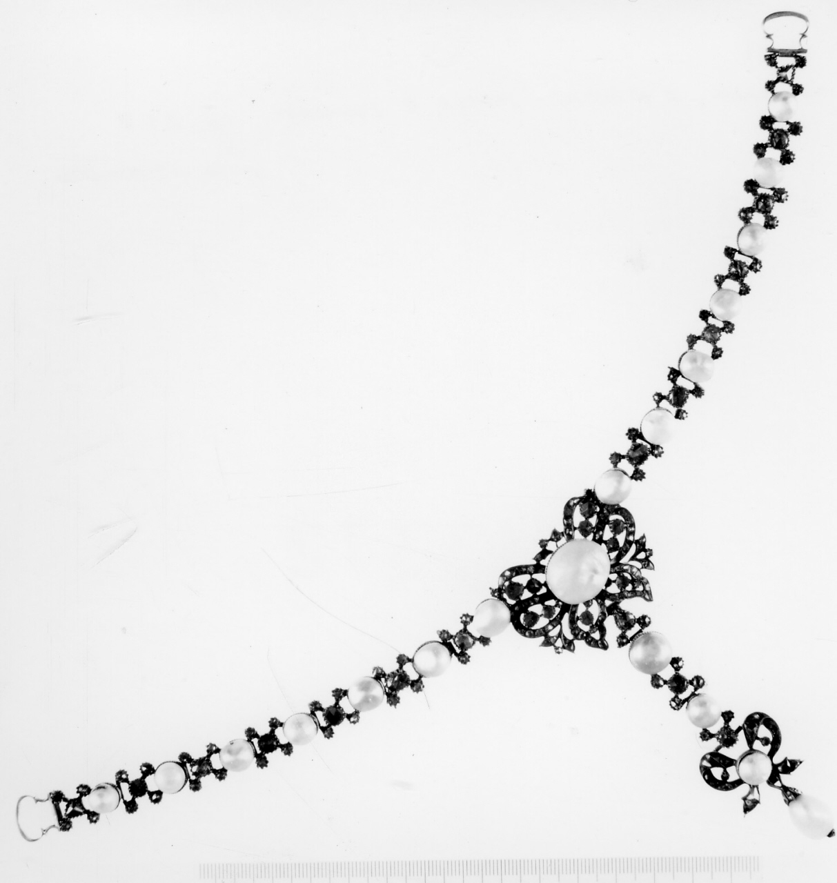 collana - manifattura italiana (inizio sec. XVIII)