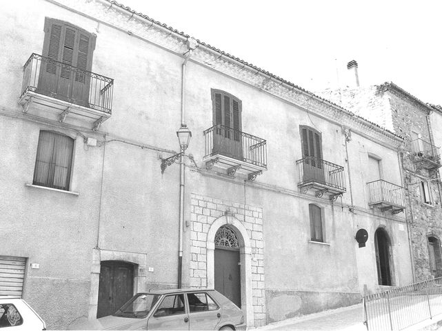 Palazzo Caprara-De Marinis (palazzo, signorile, plurifamiliare) - Civitacampomarano (CB) 