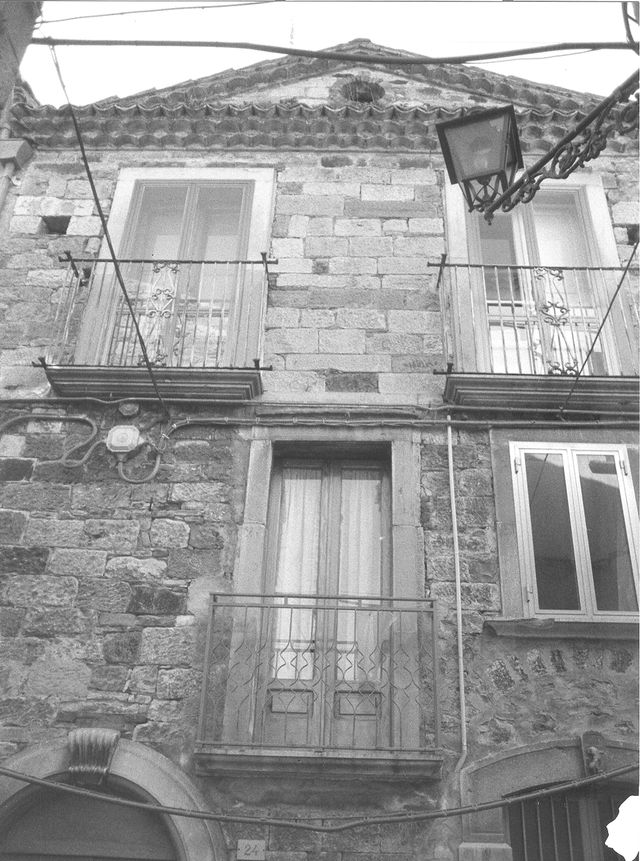 Casa D'Aloisio-La Rocca (casa, a schiera, plurifamiliare) - Civitacampomarano (CB) 