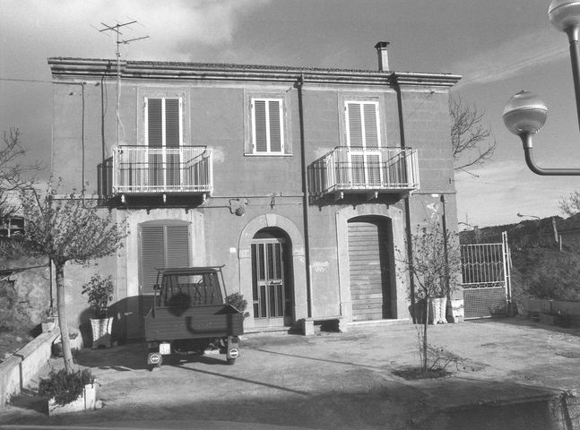Casa Castagna-Renzi (casa, in linea, bifamiliare) - Frosolone (IS) 