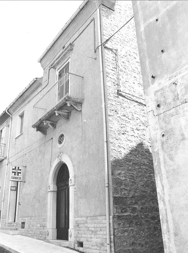 Palazzo Caruso-Montano (palazzo, plurifamiliare) - Guardialfiera (CB) 