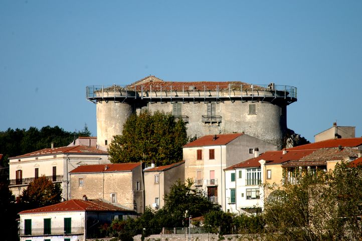 Castello-Palazzo Pandone (castello, baronale) - Macchiagodena (IS) 