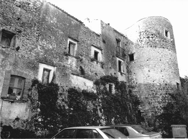 mura, difensive, torri di cinta - Pozzilli (IS) 