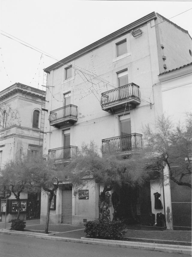 palazzo, plurifamiliare - Termoli (CB) 