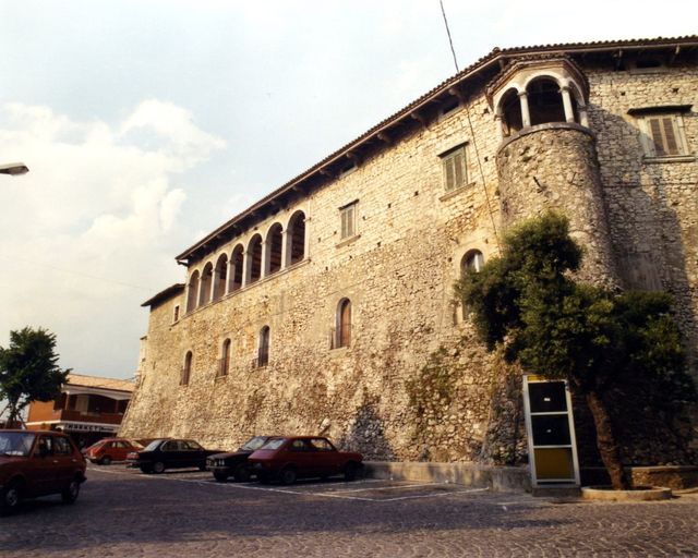 Castello (palazzo, baronale) - Macchia d'Isernia (IS) 