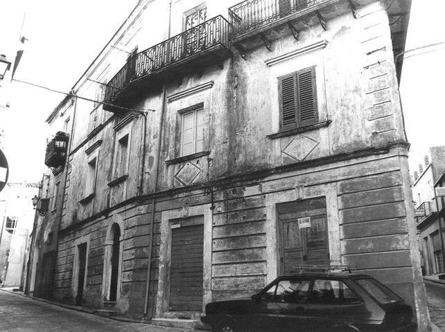 palazzo, plurifamiliare - Guglionesi (CB) 