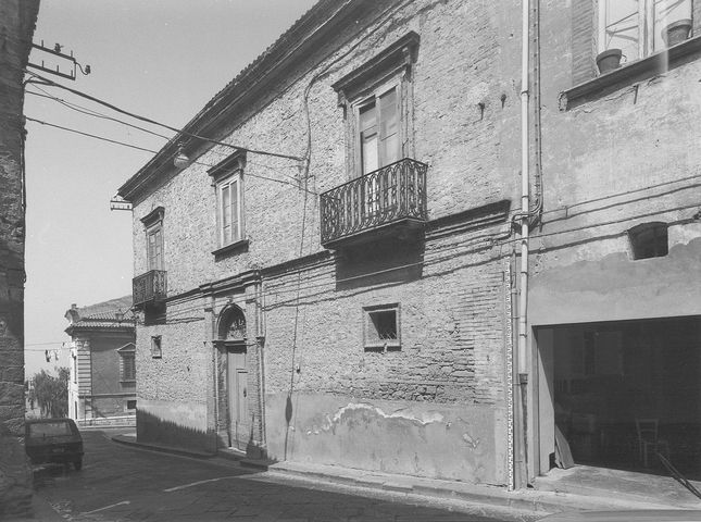 Palazzo Zarlenga-Ferrara (palazzo, borghese, bifamiliare) - Guglionesi (CB) 