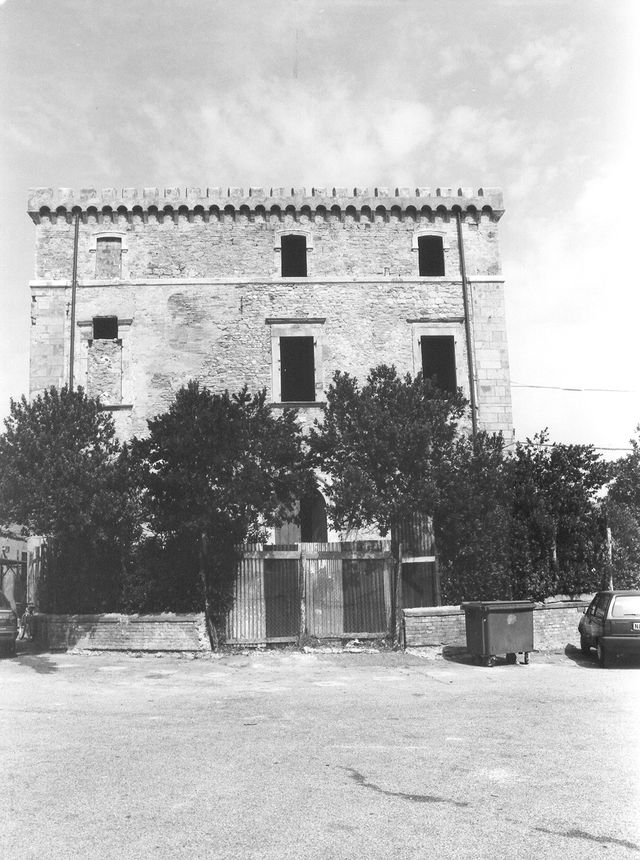Palazzo Battiloro (palazzo, ducale) - Petacciato (CB) 